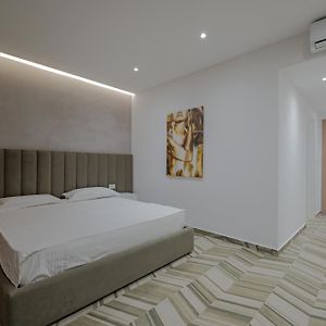 Deluxe Zimmer mit Kingsize-Bett